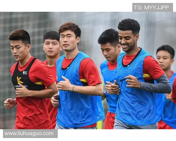 新日本足球明星阵容揭晓引发球迷热议与期待